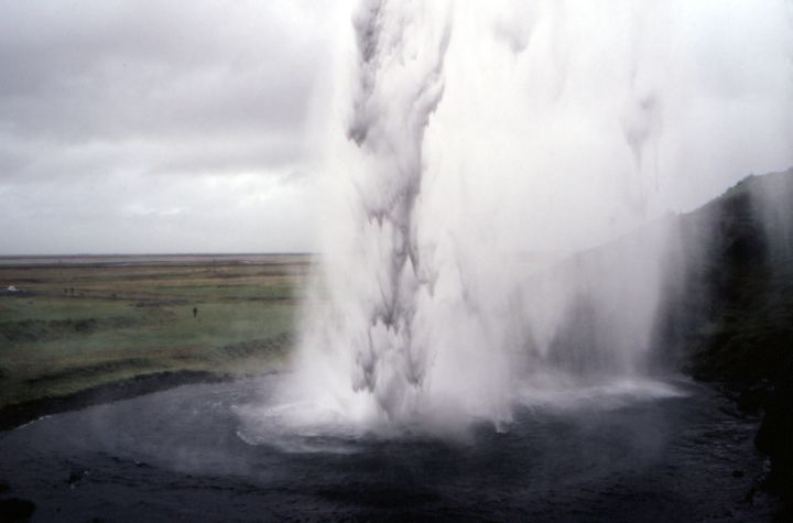 hinterm Seljalandsfoss