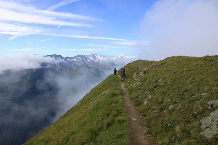 Erste Wolken