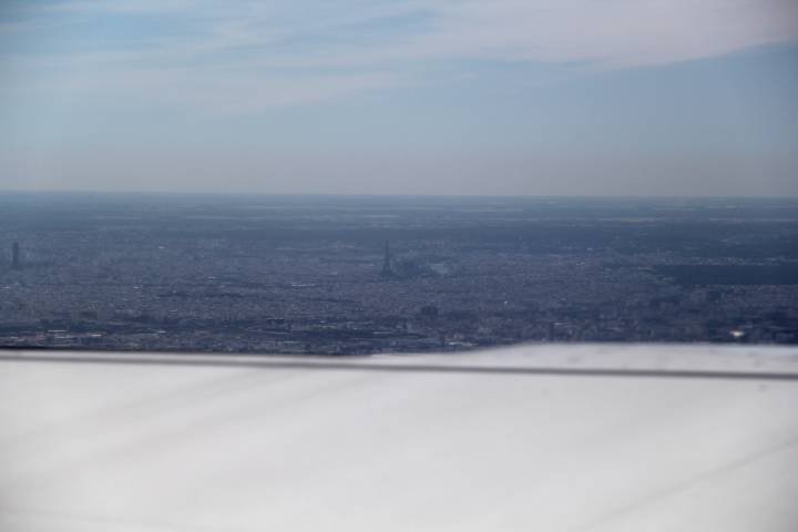 Flug über Paris